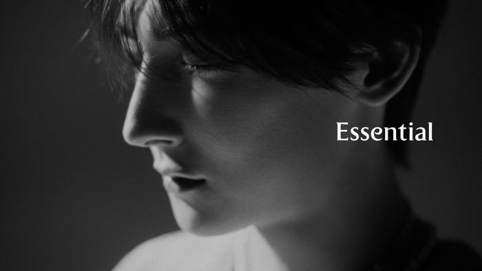 新Web CM「ROIROM 新たなデビュー」篇より(提供写真)