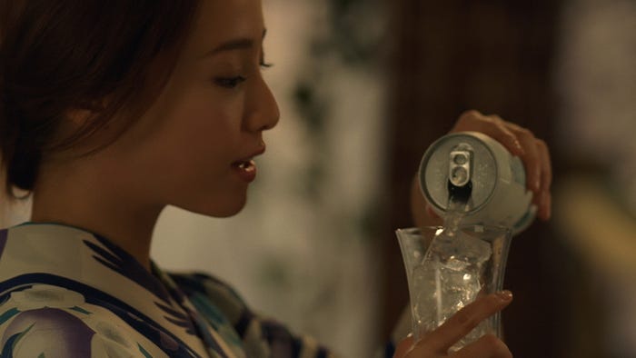 沢尻エリカ ほろ酔い浴衣姿が可愛い 歌声も披露で照れ笑い モデルプレス 沢尻エリカ ほろ酔い浴衣姿が可愛い 歌声も披露で照れ笑い モデルプレス