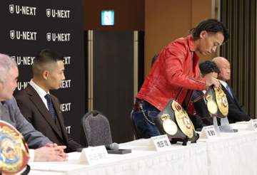 騒然！剥奪された前王者・堤聖也が異例のベルト持参「僕は認めたらダメ」3年ぶり再戦決定の王者・増田陸は挑発「（堤は）少しくたびれた」11.29トリプル世界戦発表