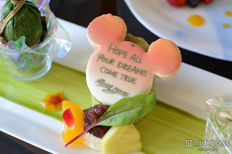 抹茶のロールケーキ