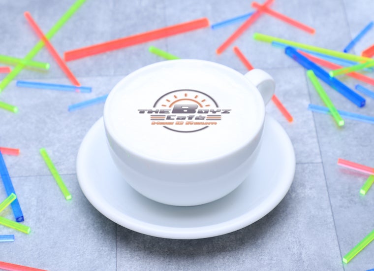 ティーラテ　899円（税込989円）／画像提供：レッグス