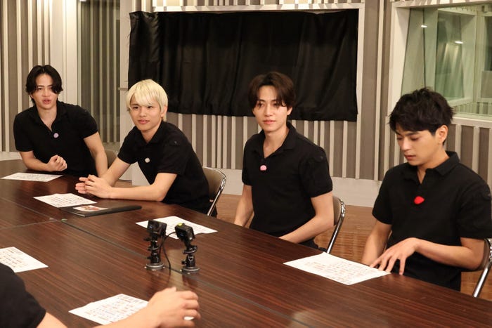 (左から)菊池風磨、篠塚大輝、橋本将生、佐藤勝利(C)フジテレビ