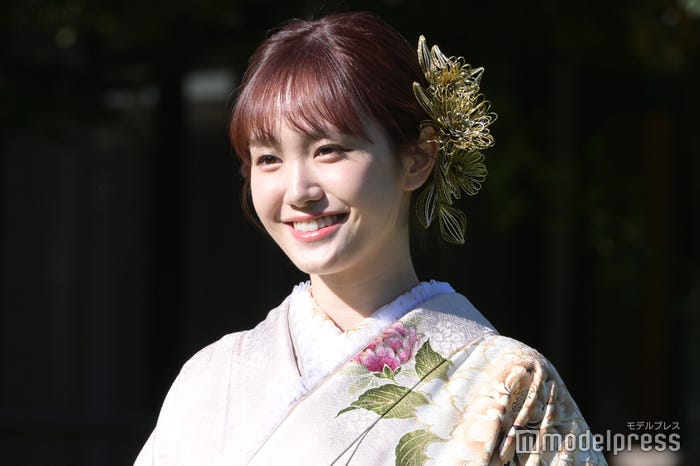 尾碕真花(C)モデルプレス