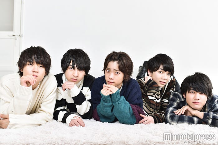 モデルプレスのインタビューに応じたM!LK(左から)佐野勇斗、吉田仁人、山﨑悠稀、塩﨑太智、板垣瑞生 (C)モデルプレス