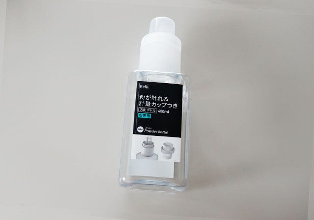 100均　ダイソー　粉が計れる計量カップつき洗剤ボトル　400ml　粉専用　重曹　入浴剤