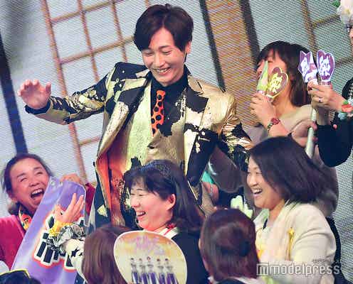 純烈、ステージ上でハグ、ハイタッチ…“ファンサの嵐”に黄色い声<紅白リハ最終日>