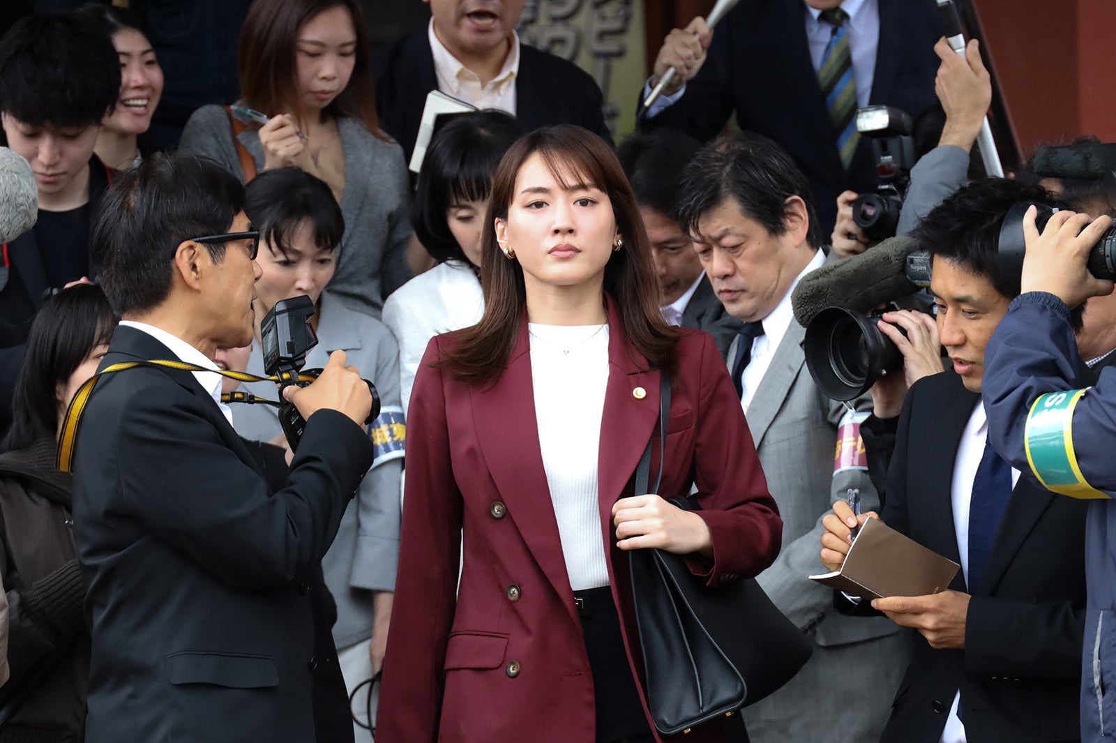 綾瀬はるか／「元彼の遺言状」第4話より（C）フジテレビ