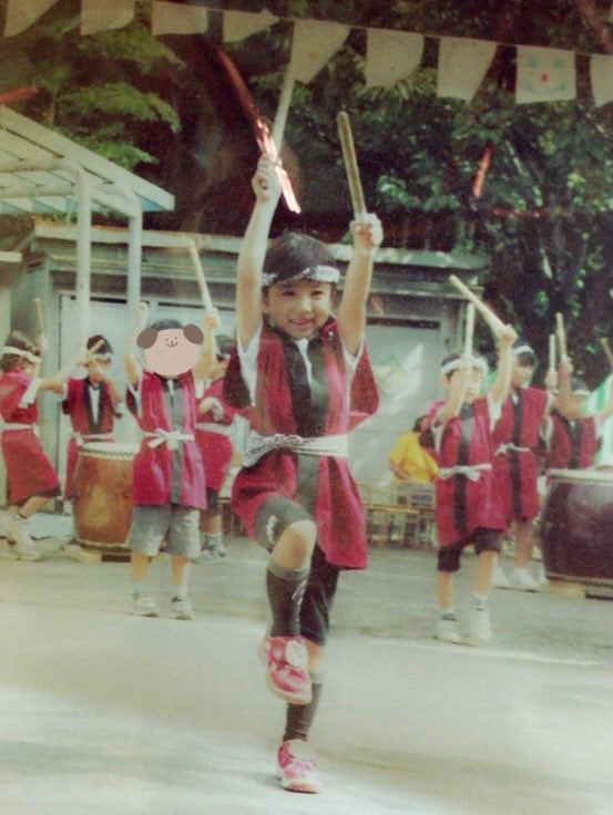 HKT48矢吹奈子、宮脇咲良に続き幼少期ショット公開「ちびなこ可愛い」「変わってない」の声