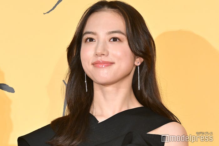 ロングの清原果耶(C)モデルプレス