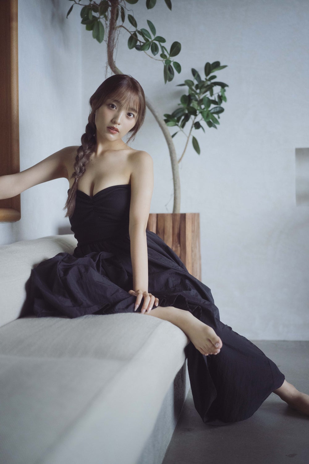 ねお／ファーストデジタル写真集「ねおism.」（C）藤原 宏／集英社