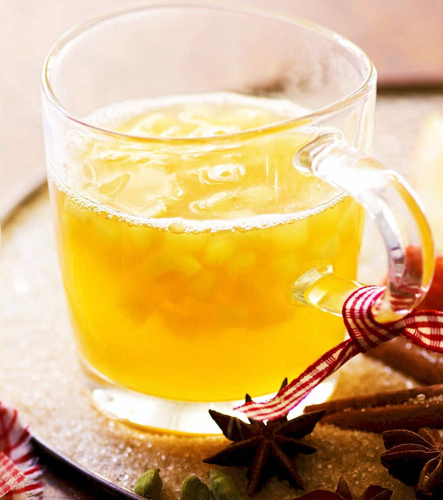 果肉たっぷりオレンジホットワイン／画像提供：株式会社 横浜赤レンガ