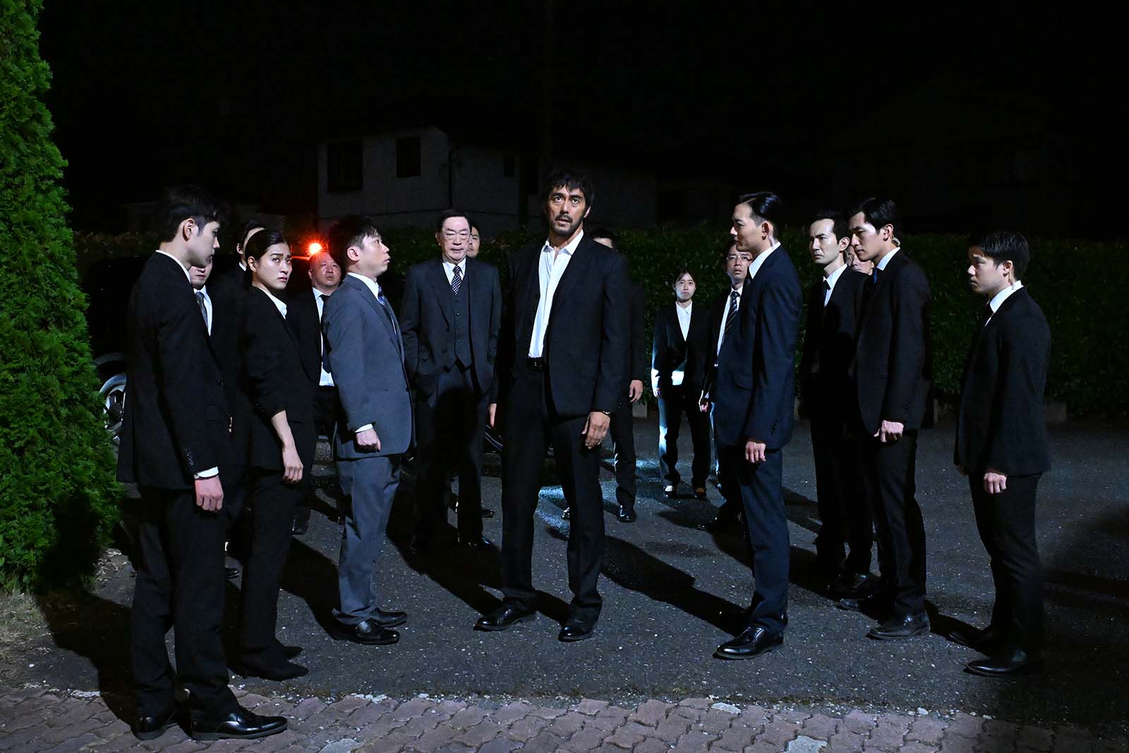 阿部寛、竜星涼ら「VIVANT」第6話より（C）TBS