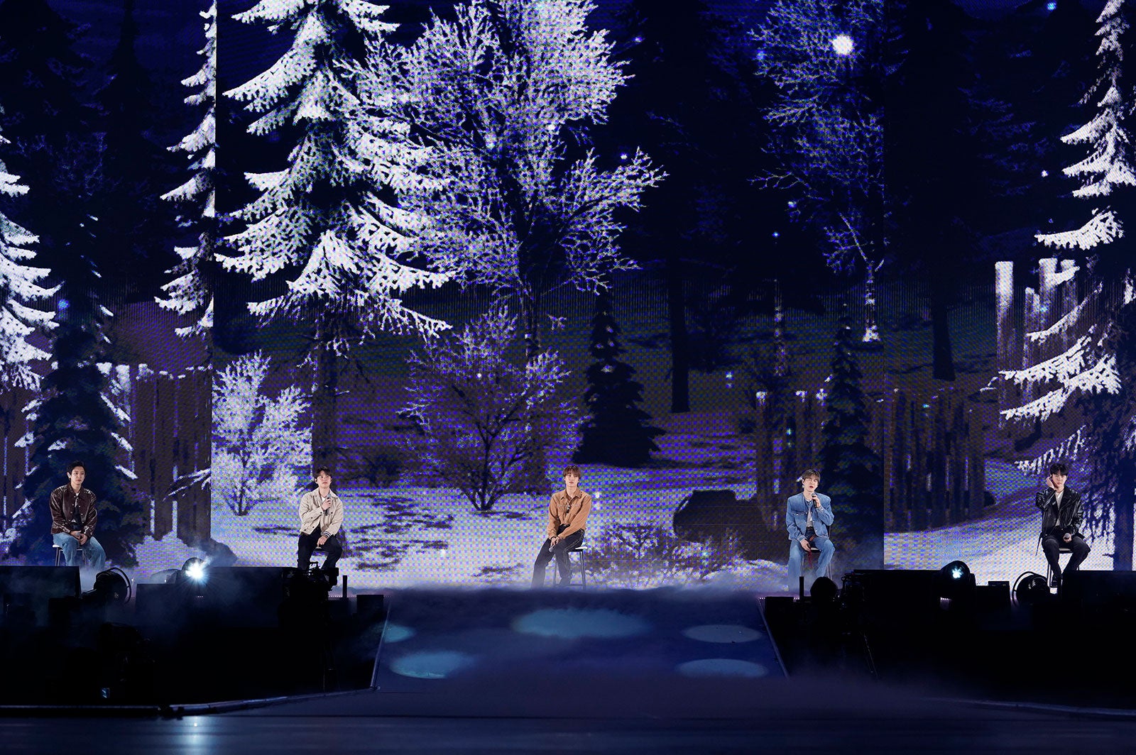 EXO／撮影：田中聖太郎写真事務所