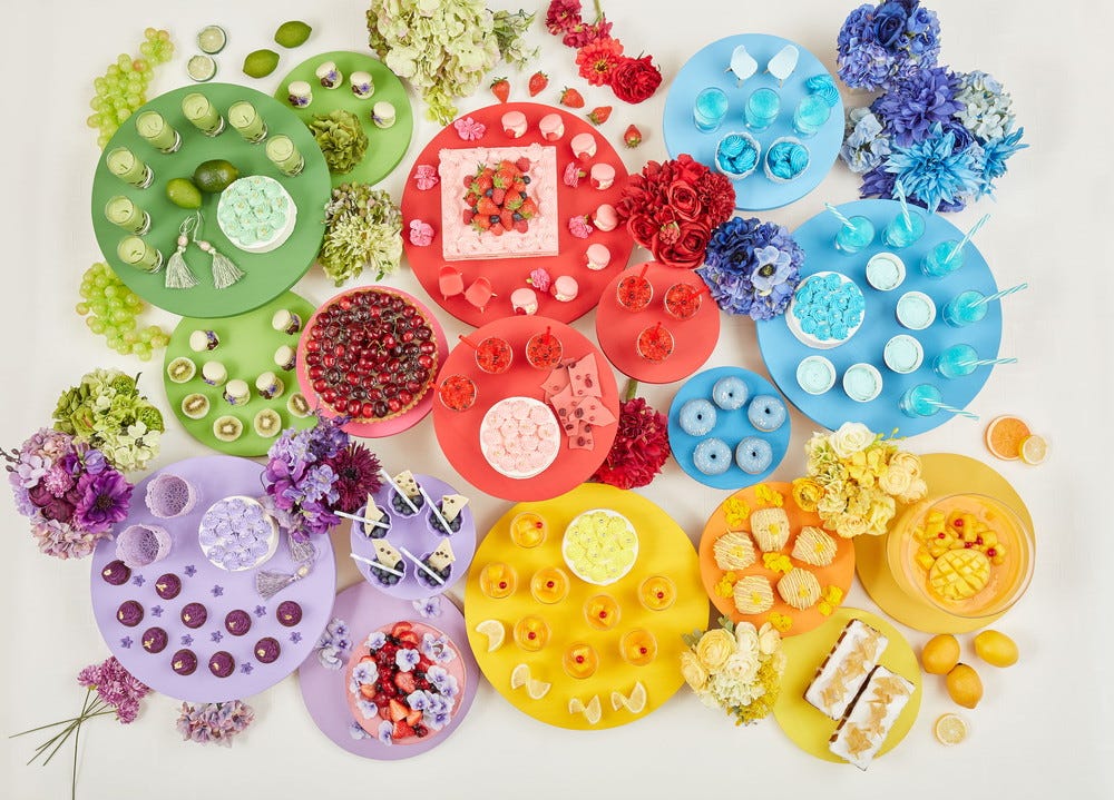 韓国×推し活スイーツブッフェ、新宿・京王プラザホテルで “推し色”5色のカラフルメニュー