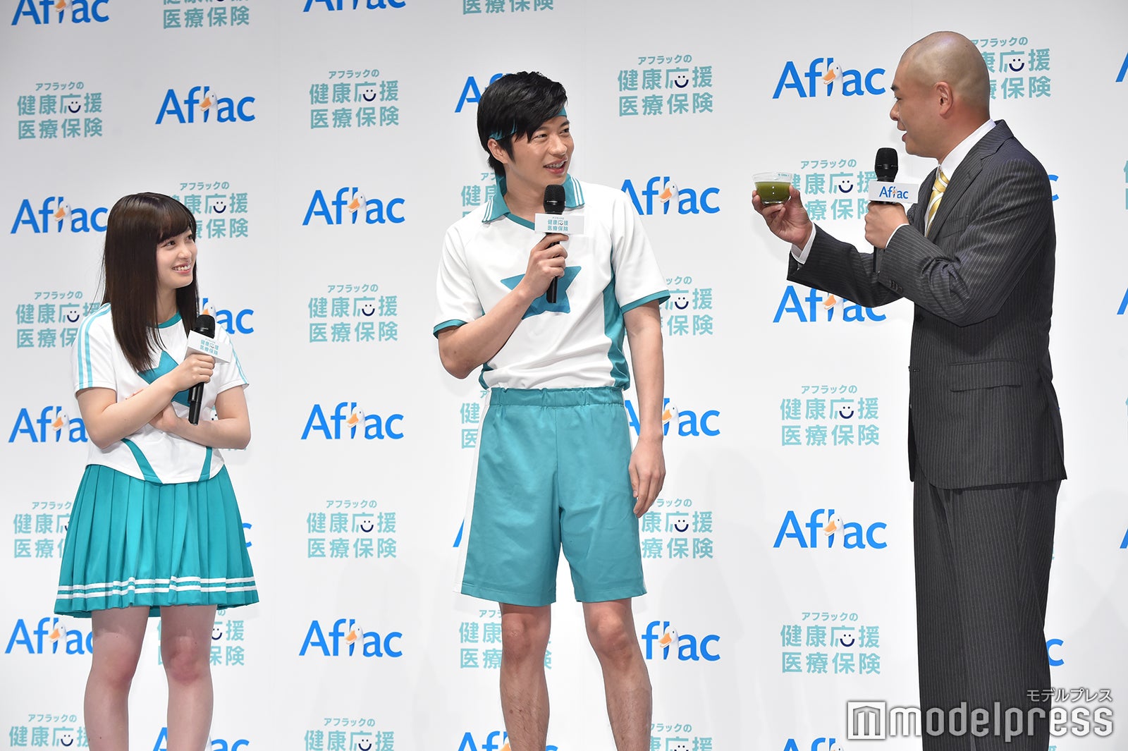 （左から）橋本環奈、田中圭、あばれる君（C）モデルプレス