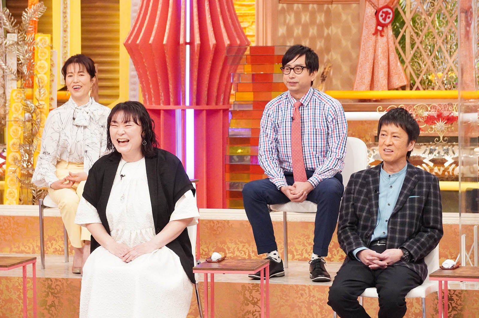 （後列左から）磯野貴理子、おいでやす小田（前列左から）久保田磨希、吉田敬（C）フジテレビ