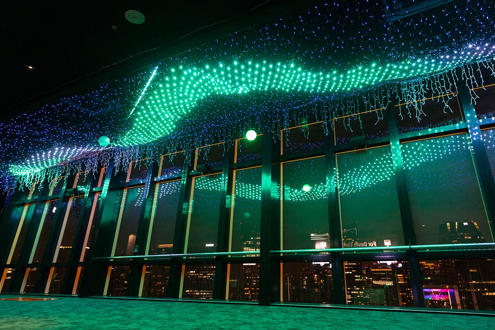 「デンティス」東京タワーコラボイルミネーション（提供写真）