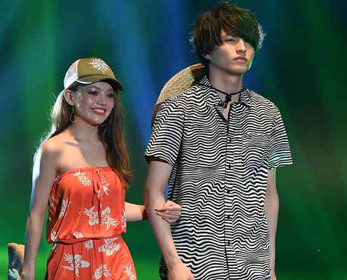 ちぃぽぽ&小南光司、腕組みランウェイ SEXY夏コーデにドキッ!