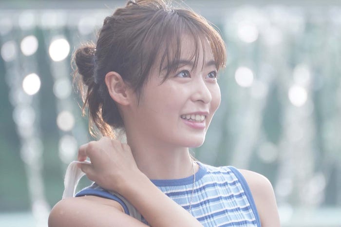 森七菜「真夏のシンデレラ」第5話より(C)フジテレビ