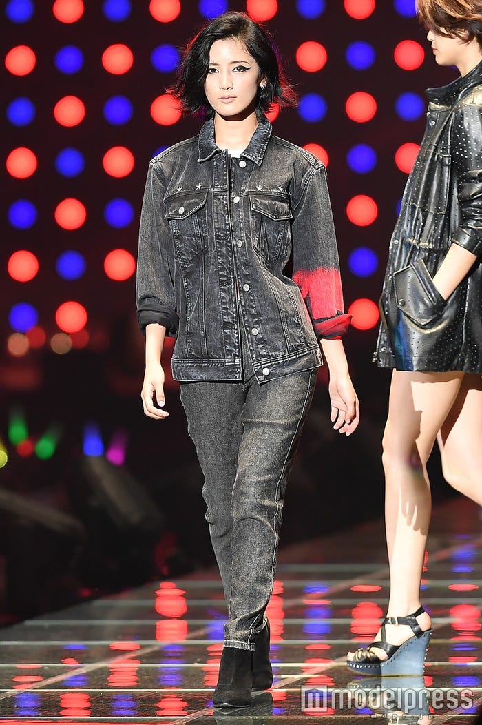 藤井萩花(C)モデルプレス