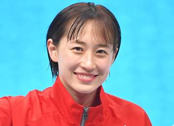 「やっぱりよく似合いますね」 元飛び込み女子代表ドッキリ「現役復帰…！？」とプールサイドから投稿 SNS「美しい」「確かに欲しくなりますね」