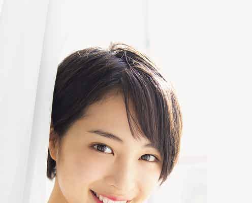 広瀬すず、キャミワンピ1枚でガーリーに 弾ける笑顔全開