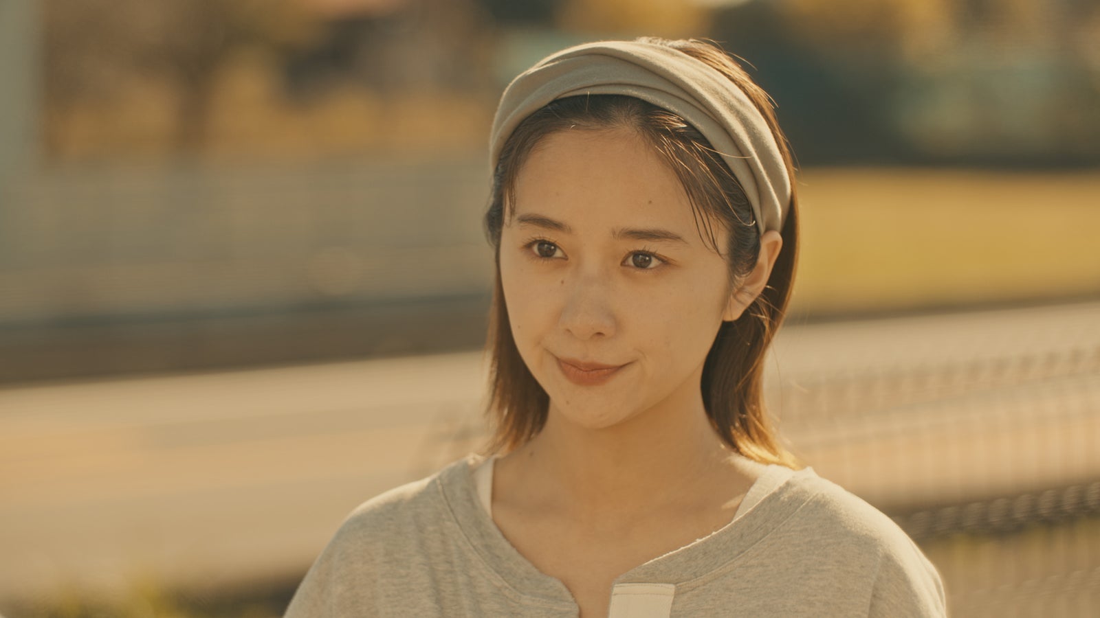 堀田真由「あの空に立つ塔のように」MVより（提供写真）