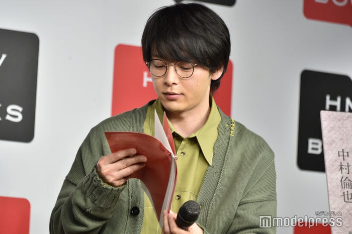 レシピを振り返る中村倫也(C)モデルプレス