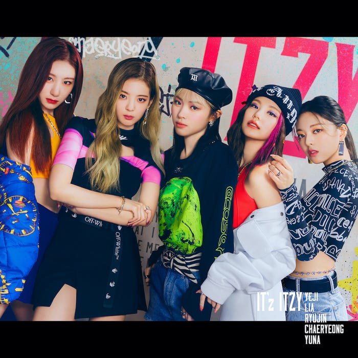 ITZY「IT’z ITZY」通常盤 (提供写真)