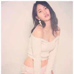 モデルプレス - 永尾まりやの色気溢れる美ボディにうっとり「SEXY過ぎ」「ドキドキが止まらない」と悶絶の声