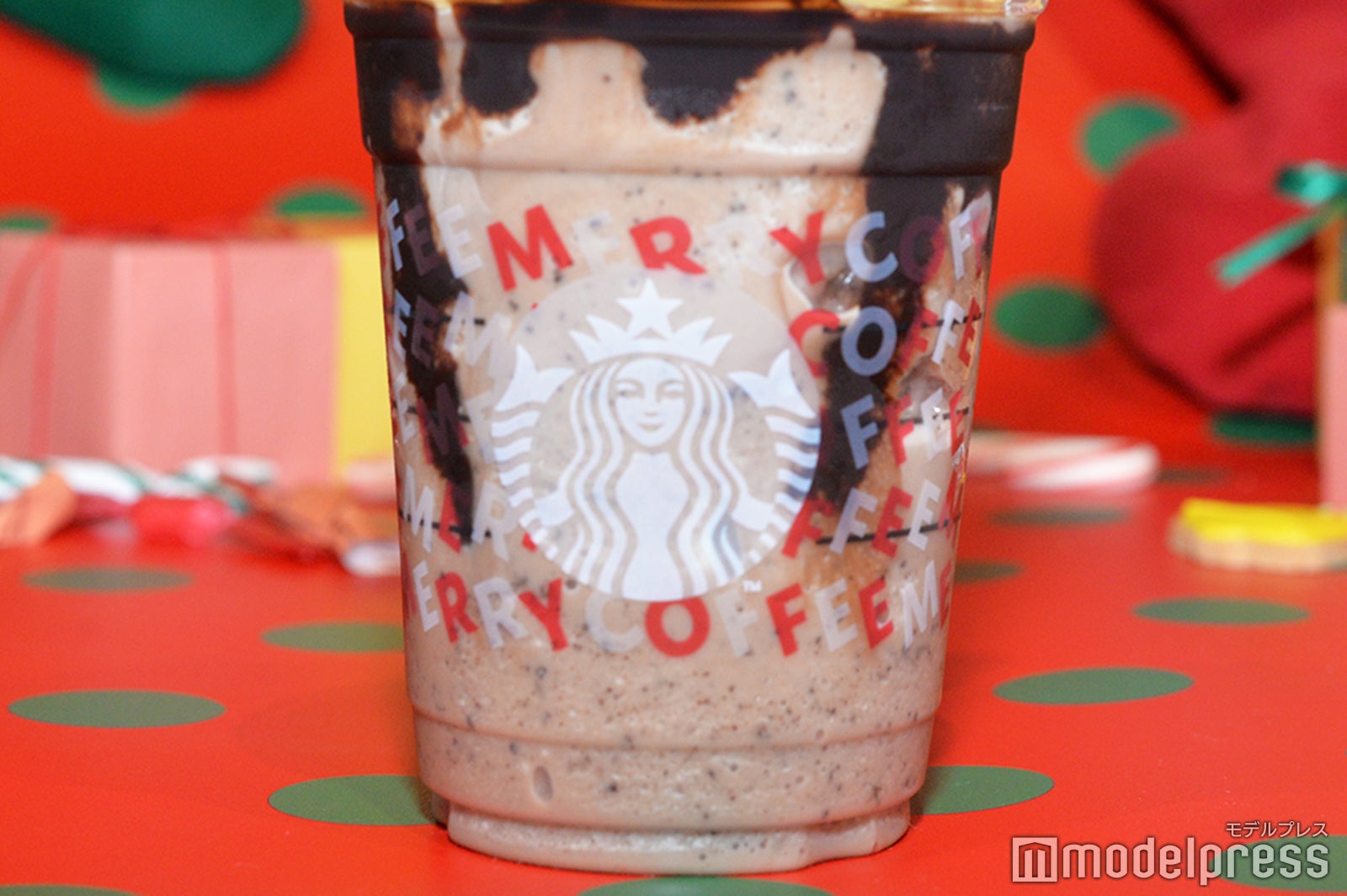 スタバ☆コーヒーサンタ フラペチーノサンタ 画像2 / 2＞スタバから”サンタブーツ”がモチーフのクリスマス