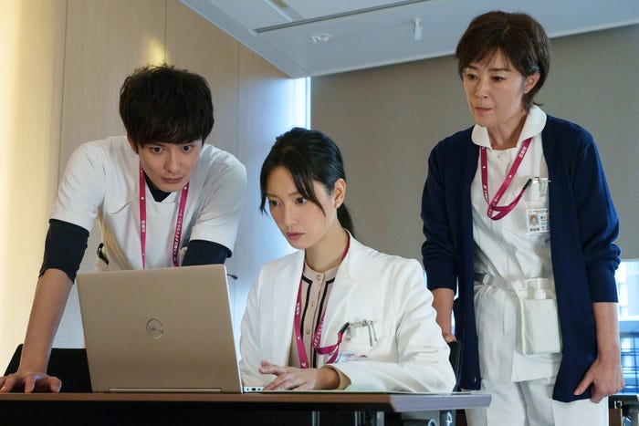 岡田将生、菜々緒、寺島しのぶ 「ザ・トラベルナース」最終話より(C)テレビ朝日