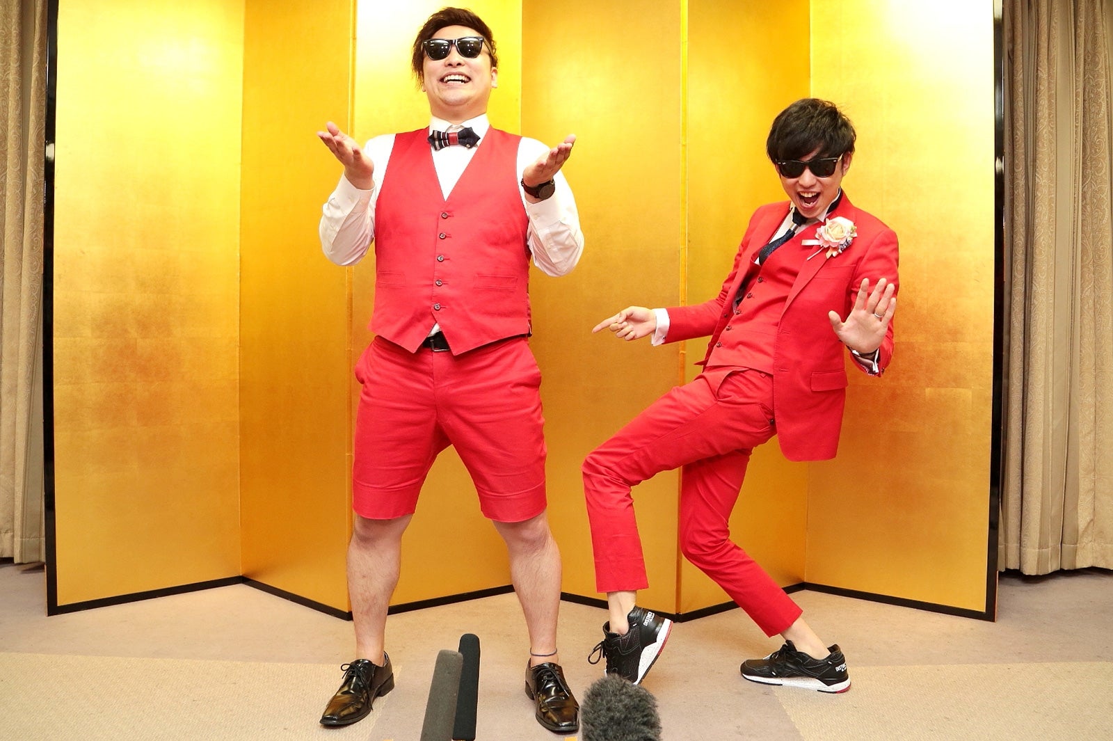 8.6秒バズーカー（左：はまやねん、右：田中シングル）／画像提供：よしもとクリエイティブ・エージェンシー