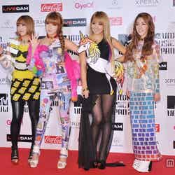 「MTV VMAJ」レッドカーペットに登場した2NE1（左から：MINZY、BOM、CL、DARA）