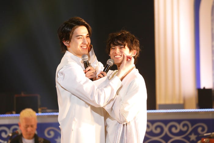 【モデルプレス独占カット】甲斐翔真、藤原大祐(15日昼公演)/写真提供:アミューズ