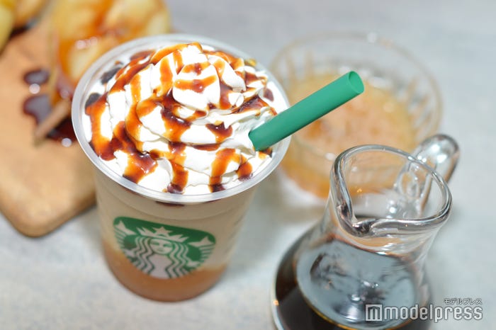 ホイップクリームにほろ苦いカラメルソースをON (C)モデルプレス