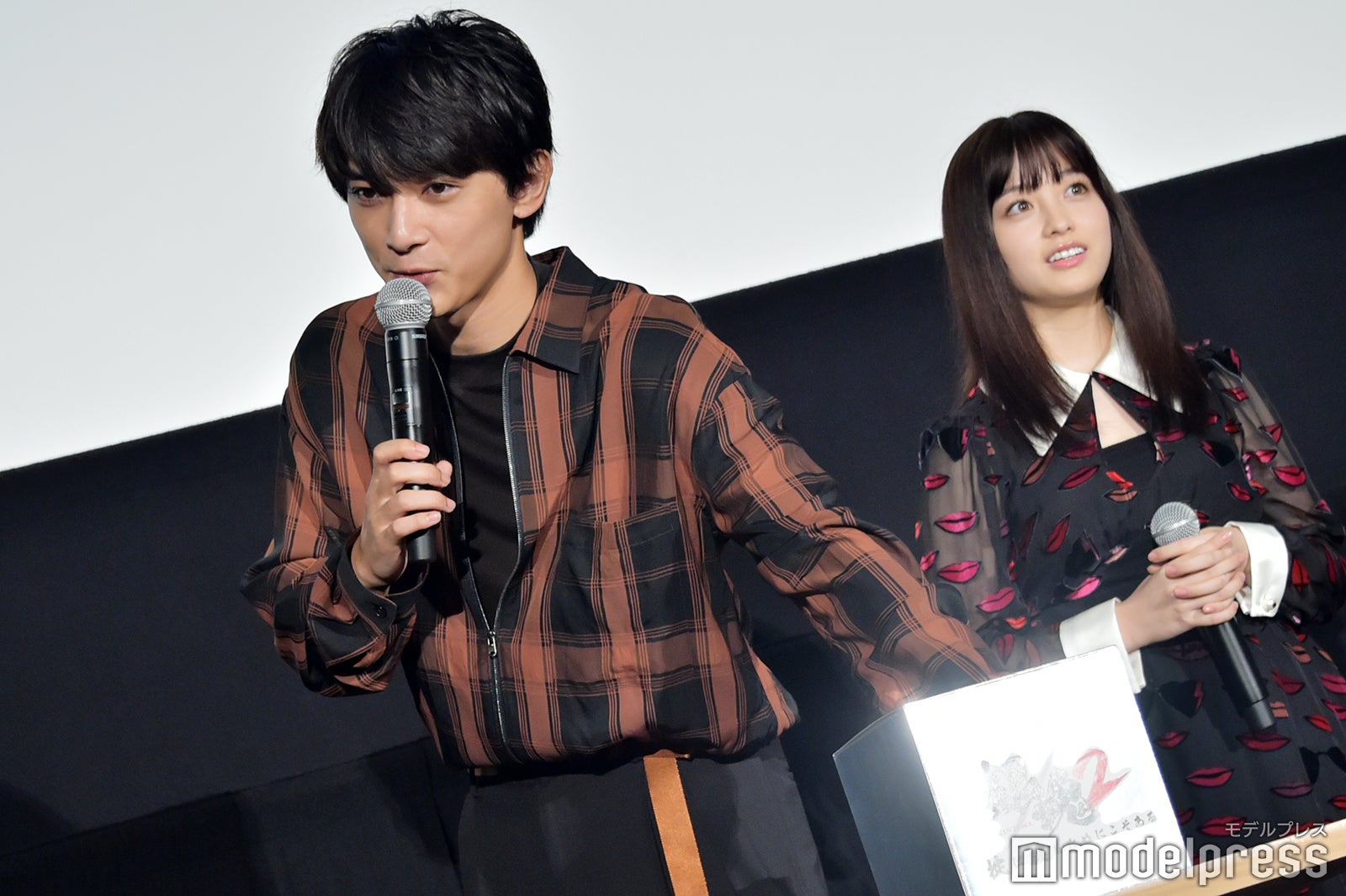 吉沢亮、橋本環奈 （C）モデルプレス