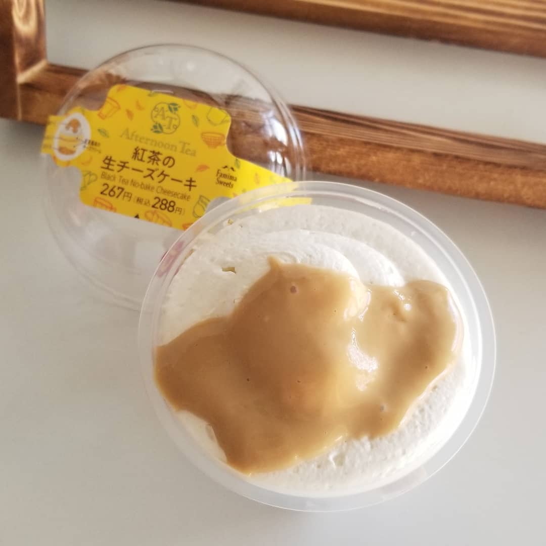 ファミリーマート「紅茶の生チーズケーキ」