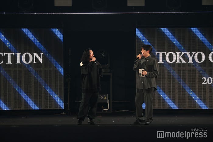 R-指定、DJ松永 (C)マイナビ 東京ガールズコレクション 2021 AUTUMN/WINTER