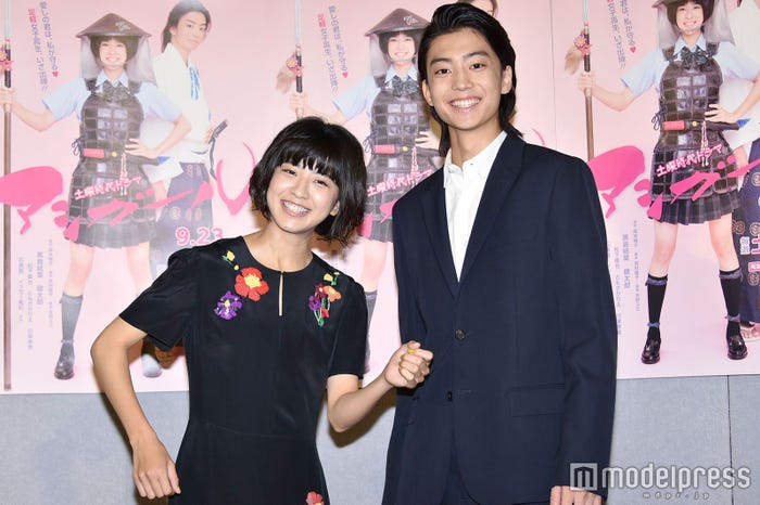 黒島結菜、健太郎(C)モデルプレス