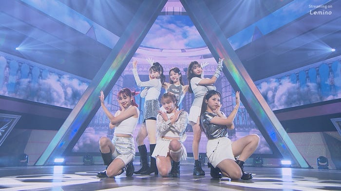 LOVE DIVE 1組「PRODUCE 101 JAPAN THE GIRLS」第3話より(C)PRODUCE 101 JAPAN THE GIRLS