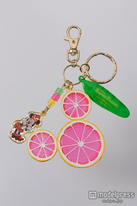 TDS：キーチェーン￥1200／（C）Disney
