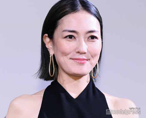 板谷由夏「20年近い付き合い」人気俳優との腕組みショット公開 互いの呼び名告白で「自然体で素敵な関係」の声