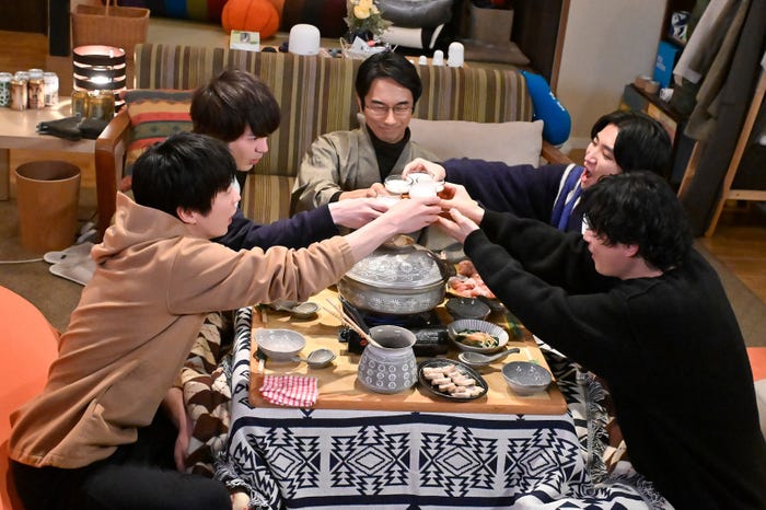 田中圭、林遣都、眞島秀和、金子大地、井浦新(C)テレビ朝日