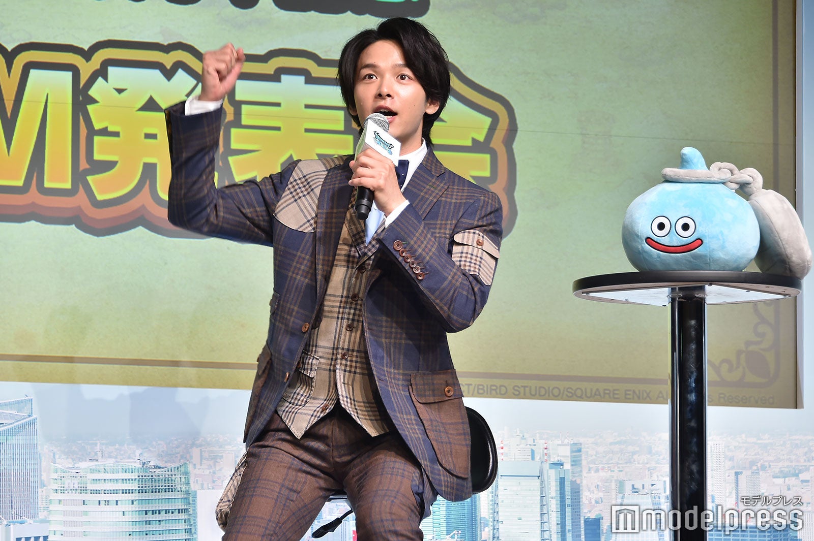 田中圭と勇者になりグリーンバックで「や～！」とやるのかと思っていた中村倫也（C）モデルプレス