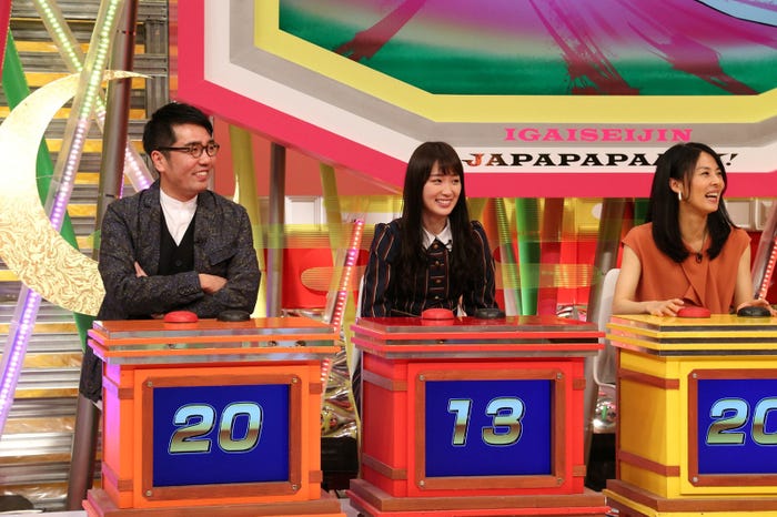 (左から)小木博明、高山一実(乃木坂46)、井森美幸 (画像提供:関西テレビ)