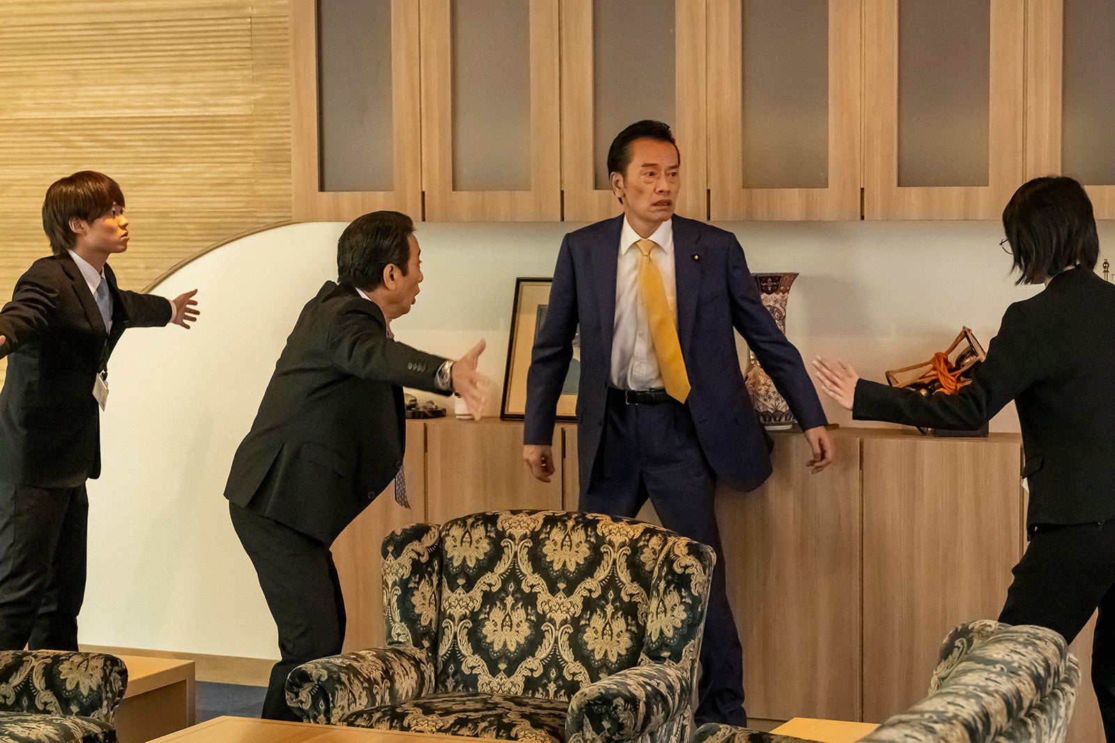 遠藤憲一「民王R」第2話（C）テレビ朝日