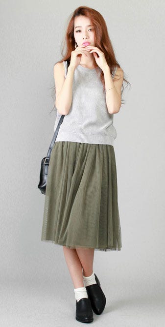 ミディ丈ガーリーチュールスカート「salus」1,990円(税込)/画像提供:salus