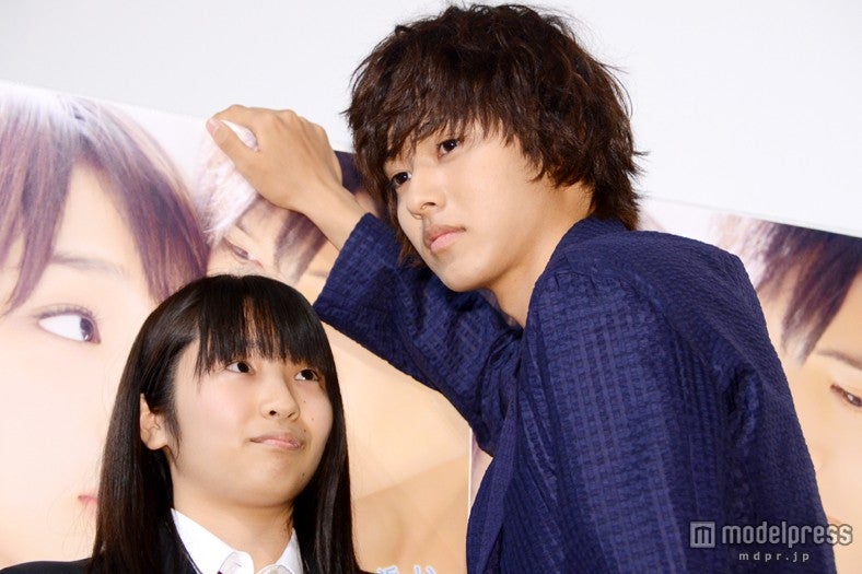 “生壁ドン”に会場熱狂