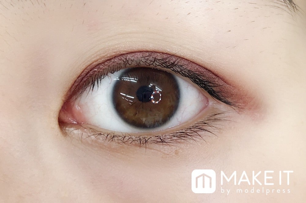 ルナソル／ニュアンスシェイドアイズ／01 Romantic Scene使用 (C)メイクイット